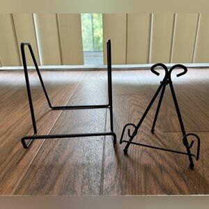 Black Metal Picture or Art Display Stands— Set of 2